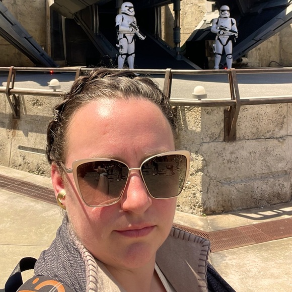 Meet your Posher, Amanda - Picture 1 of 1